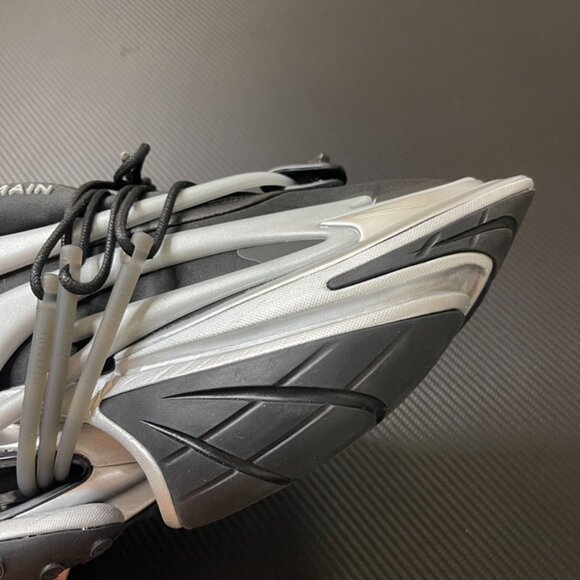 Balmain Unicorn Leather Low-Top Black And White Loafers - Picture 2 of 9